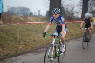 Cyclo-cross Waremme - Loic Hennaux lors du premier passage.