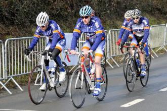 Saint-Séverin - Echauffement pour les coureurs.