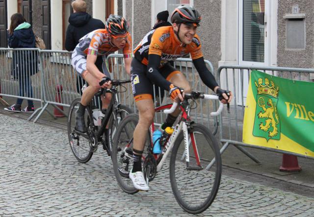 Simon Collard vissé à la 2ème marche du podium